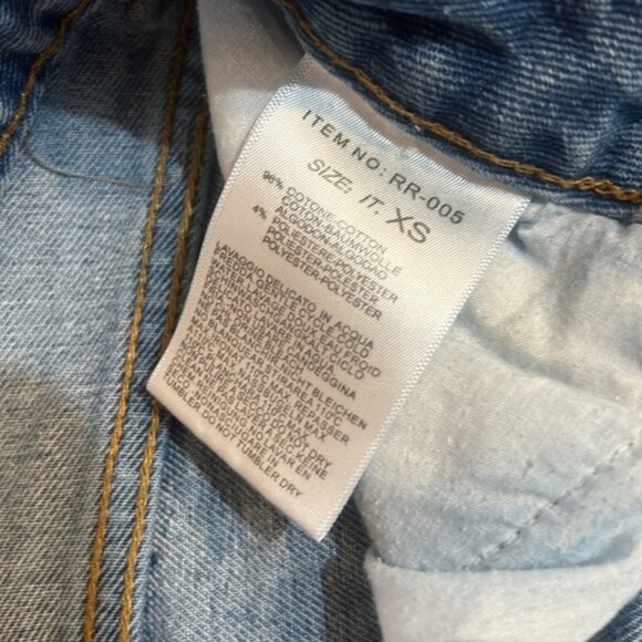 JOHN GALT FROM BRANDY MELVILLE LIGHT WASH DENIM JEANS BUTTONS CLOSURE SIZE XS - Picture 9 of 11